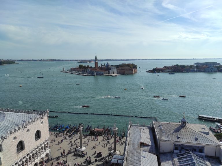 ¿Cuántas islas hay en la laguna de Venecia?