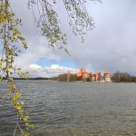 Castillo de Trakai: una fortaleza medieval en una isla lituana portada trakai
